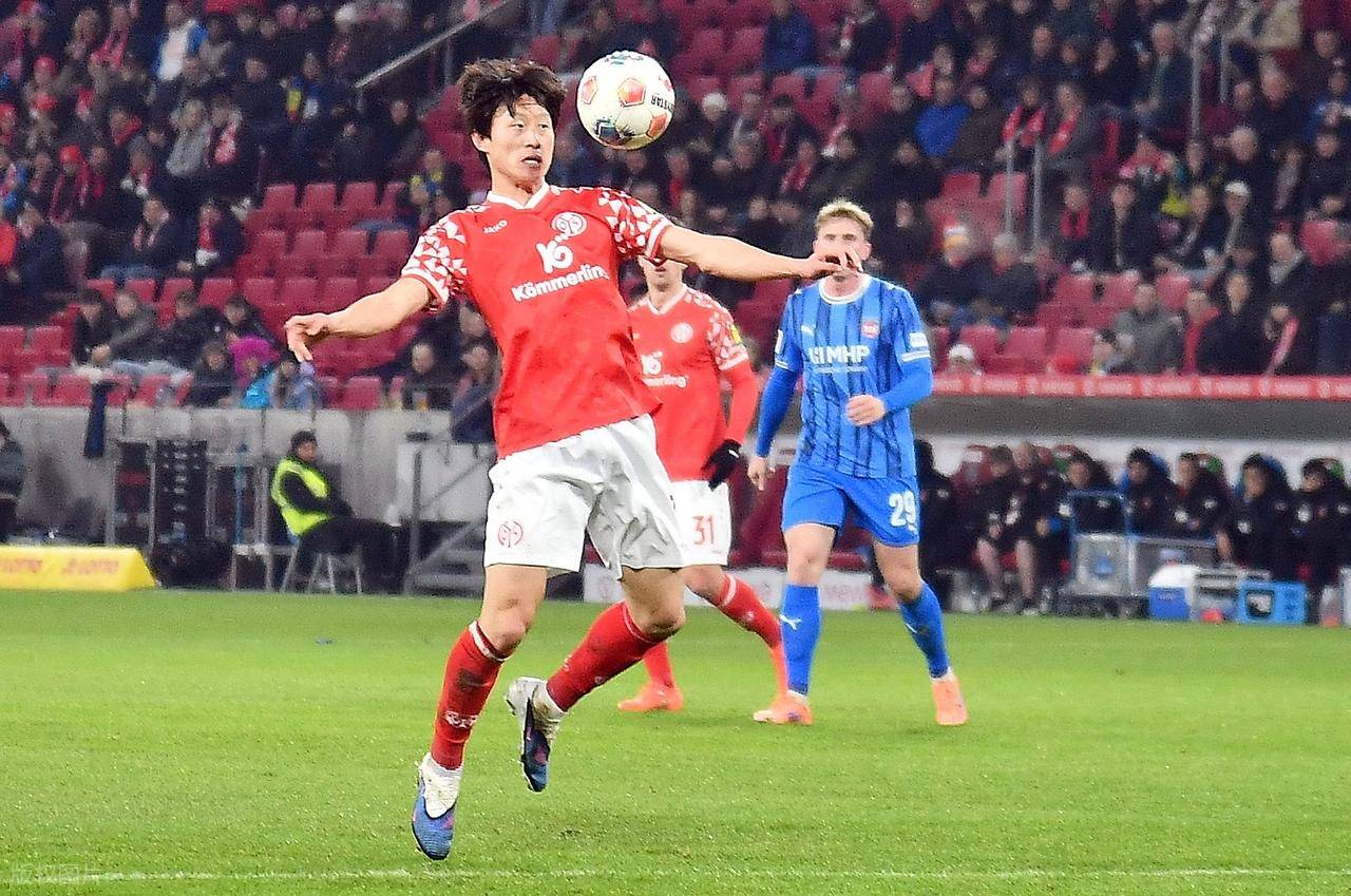 2-1,33岁韩国球员闪耀欧洲：率队终结连续12轮德甲不胜